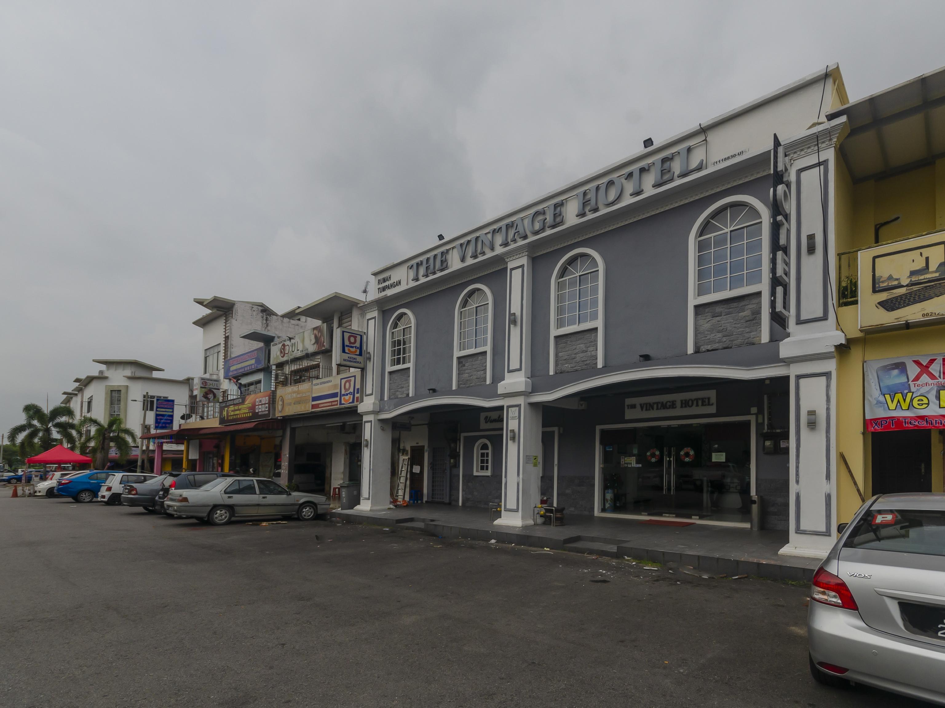 Super Oyo 596 The Vintage Hotel Johor Bahru Buitenkant foto