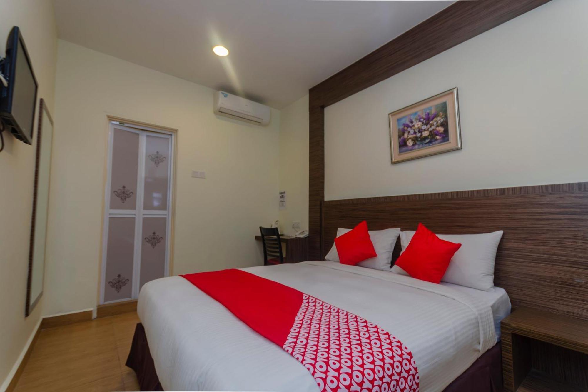Super Oyo 596 The Vintage Hotel Johor Bahru Buitenkant foto