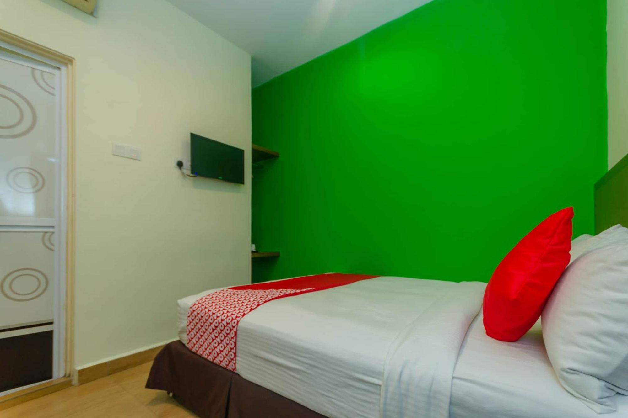 Super Oyo 596 The Vintage Hotel Johor Bahru Buitenkant foto