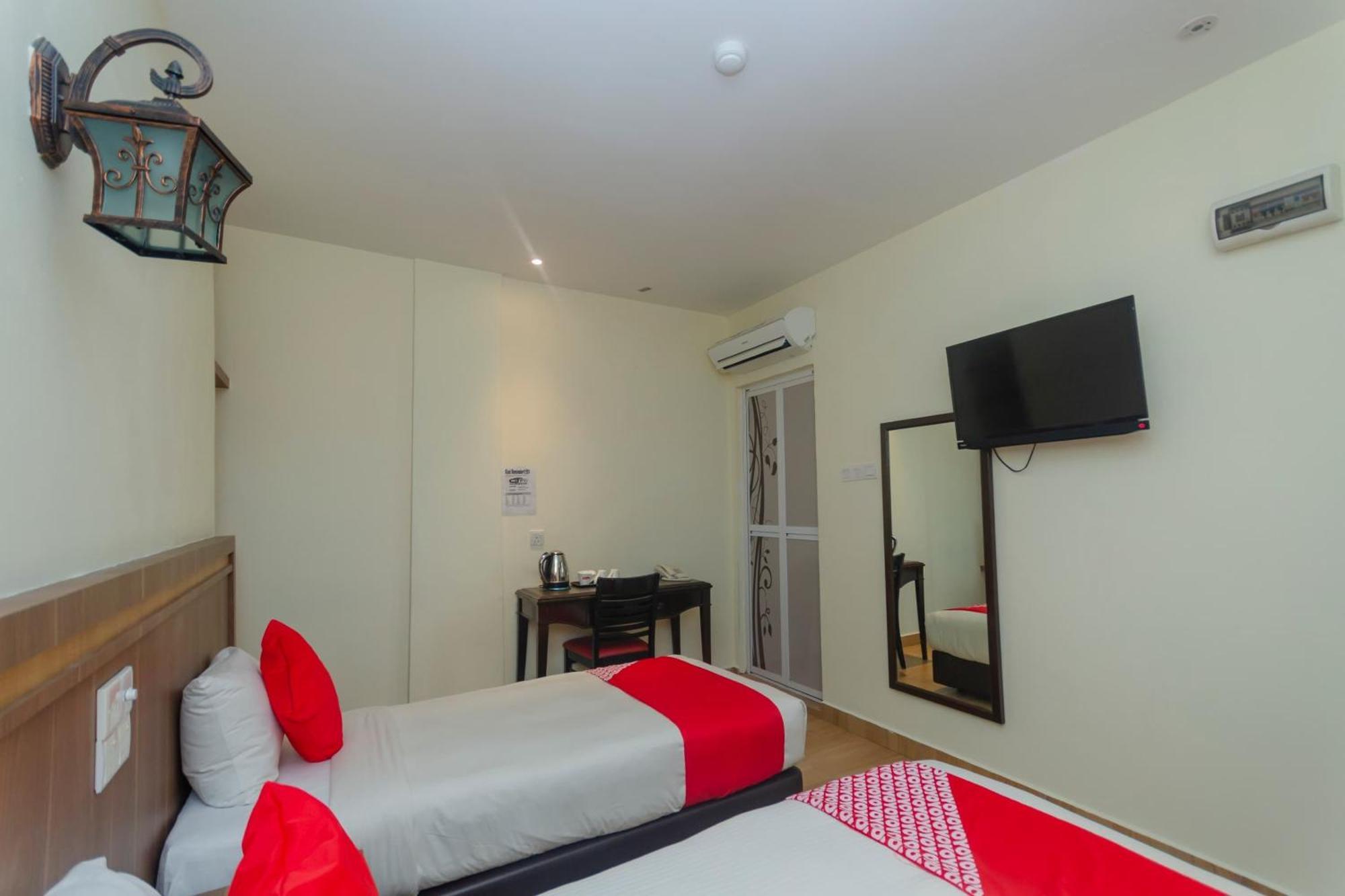 Super Oyo 596 The Vintage Hotel Johor Bahru Buitenkant foto