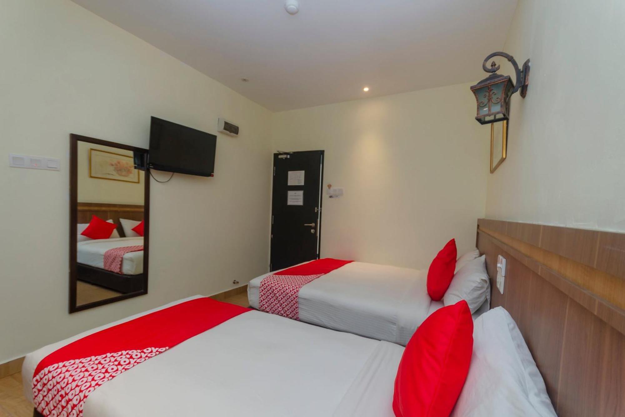 Super Oyo 596 The Vintage Hotel Johor Bahru Buitenkant foto