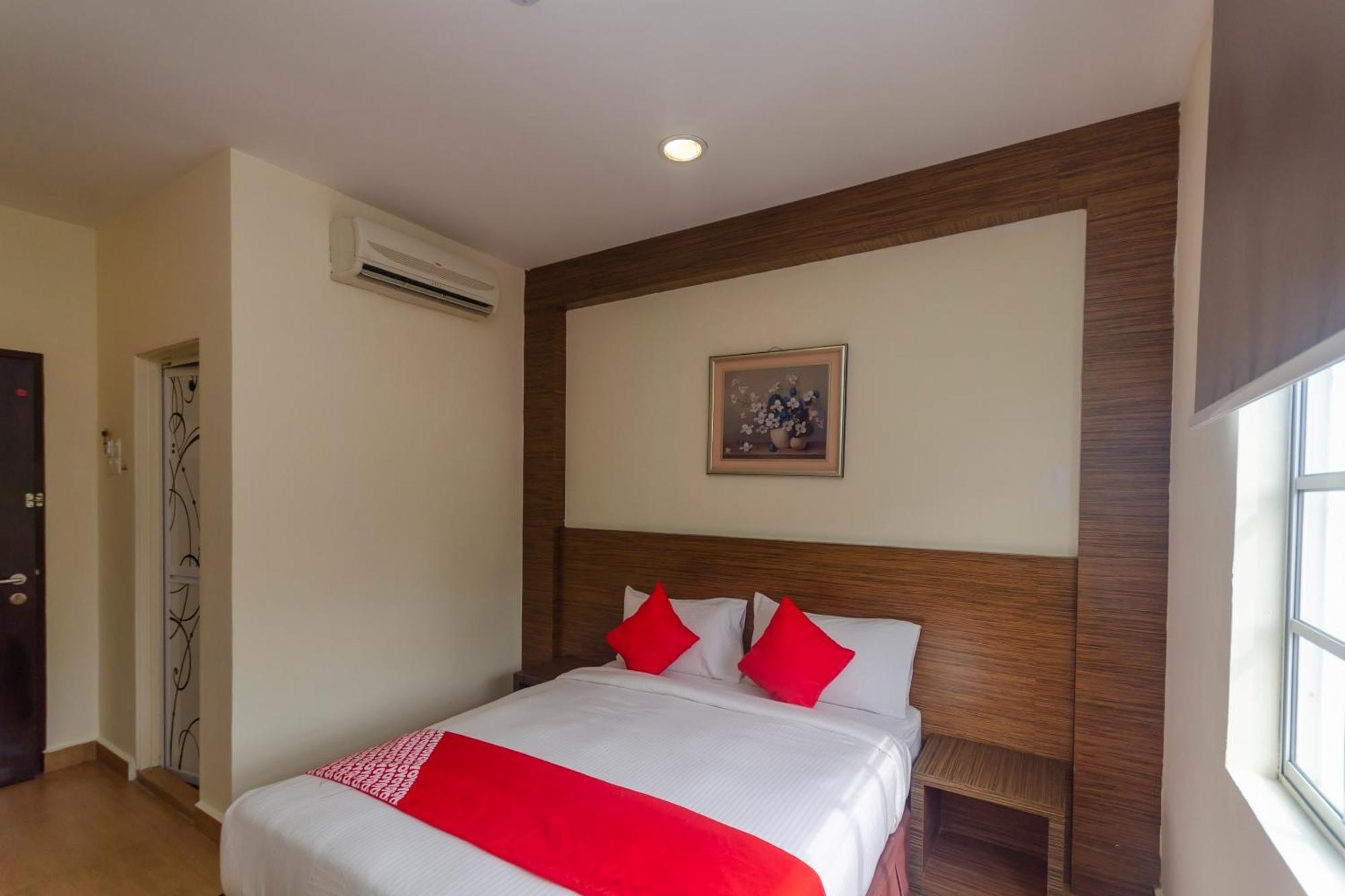 Super Oyo 596 The Vintage Hotel Johor Bahru Buitenkant foto