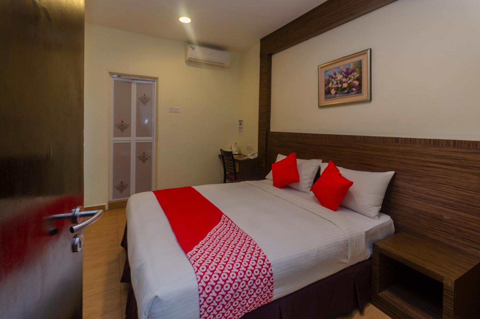 Super Oyo 596 The Vintage Hotel Johor Bahru Buitenkant foto