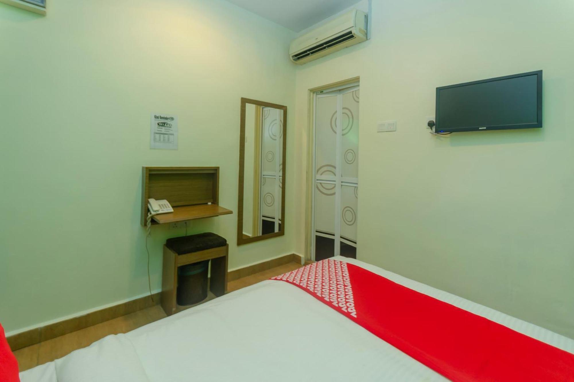 Super Oyo 596 The Vintage Hotel Johor Bahru Buitenkant foto