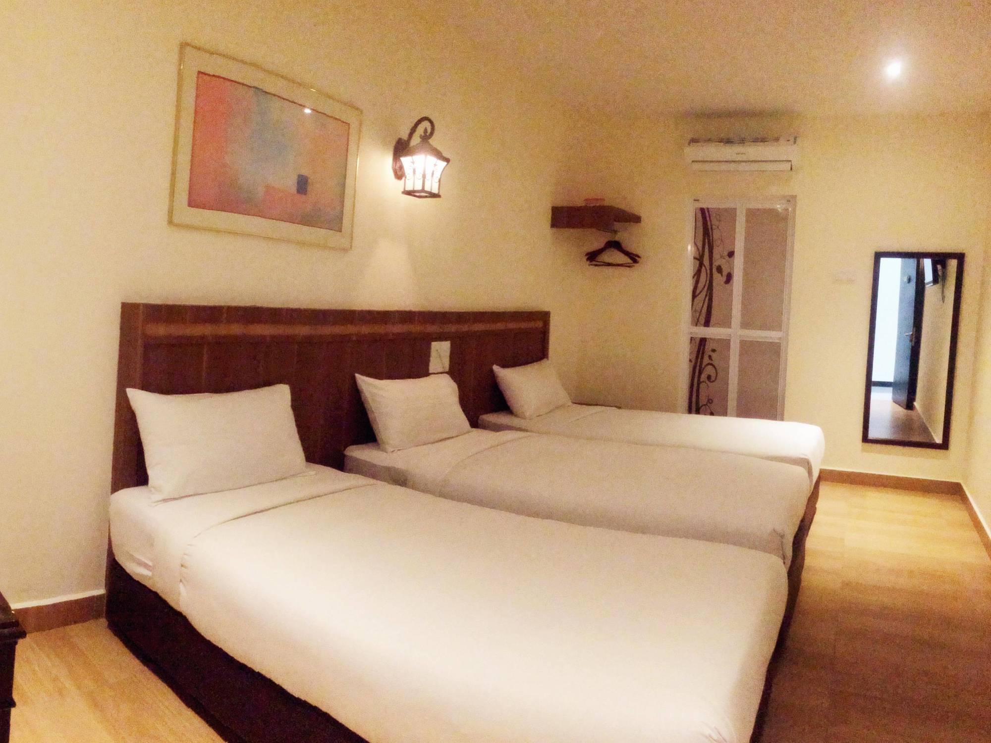 Super Oyo 596 The Vintage Hotel Johor Bahru Buitenkant foto