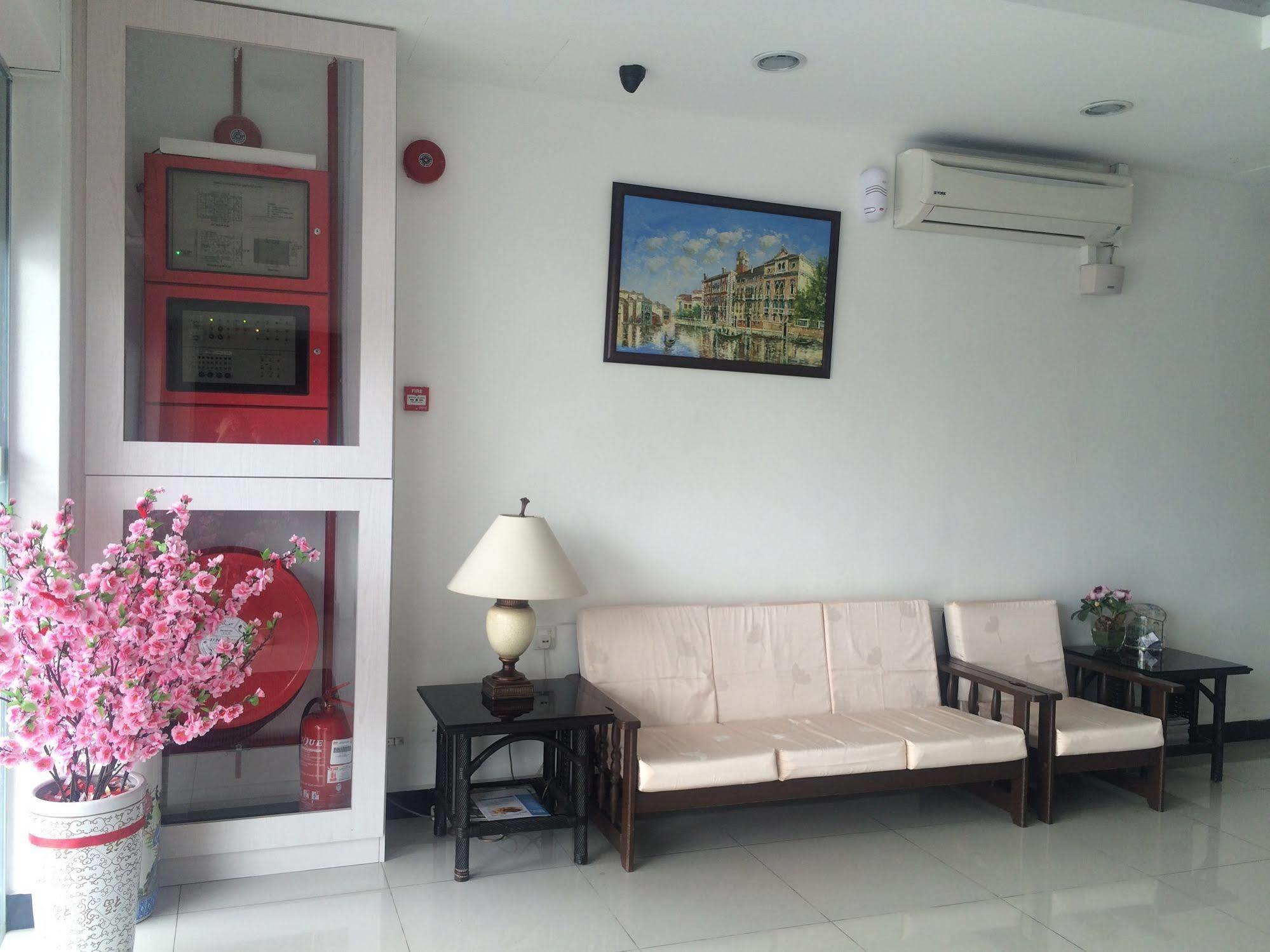 Super Oyo 596 The Vintage Hotel Johor Bahru Buitenkant foto